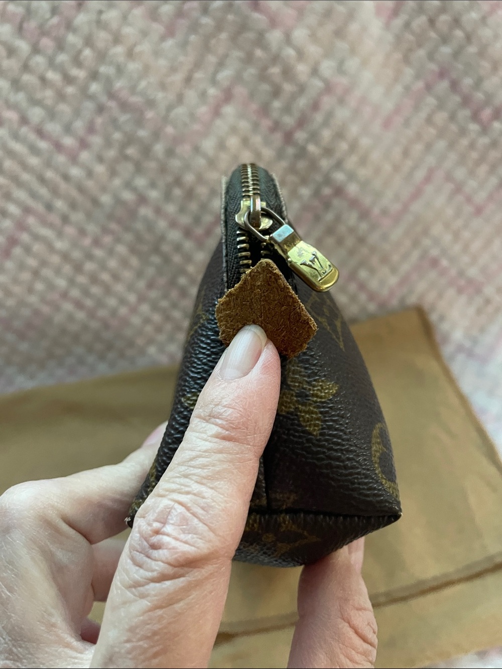 Louis Vuitton Pouch with COA - Picture 4 of 16